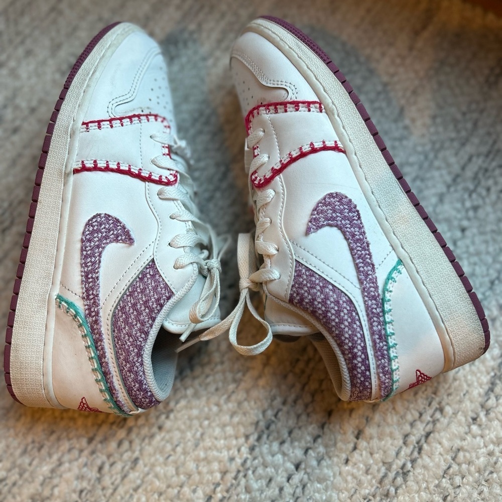 Nike Girls Jordan 1 Low Bordeaux Knit Youth Running Shoes - Picture 5 of 16